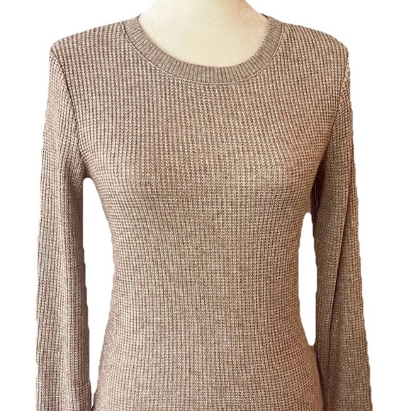 Express Fitted Long Sleeve Shimmer‎ Metallic Womens Top Size Medium Tan Beige - Picture 1 of 7